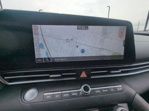 Used 2025 Hyundai Elantra SEL FWD image 12