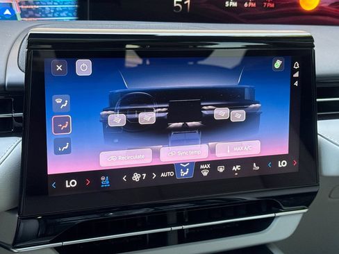 New 2026 Lincoln Nautilus Reserve AWD/4WD image 17