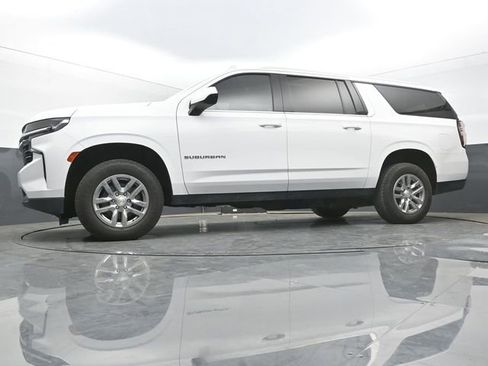 Used 2021 Chevrolet Suburban LT RWD image 39