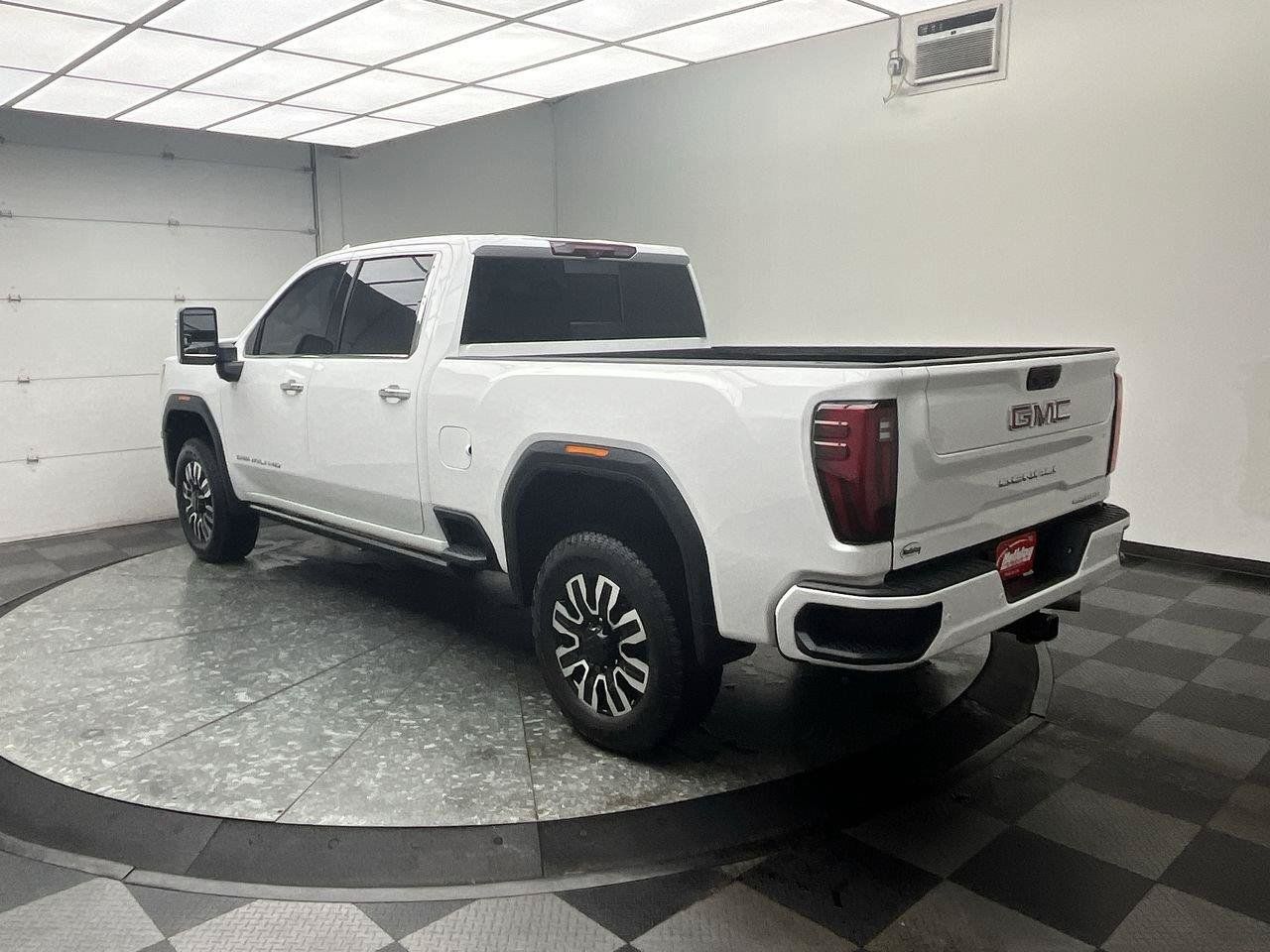 Certified 2025 GMC Sierra 2500 Denali w/ Denali Reserve Package AWD/4WD image 2