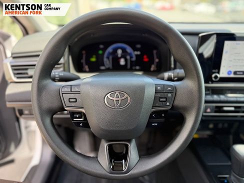 Used 2026 Toyota Camry LE FWD image 12