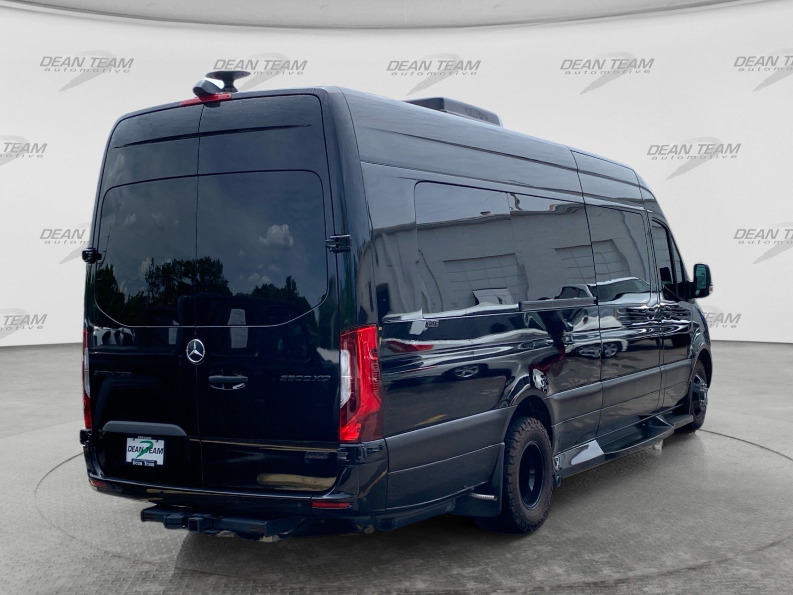 Used 2022 Mercedes-Benz Sprinter 3500 image 8