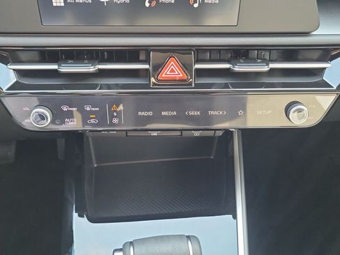 New 2026 Kia Niro LX FWD image 29