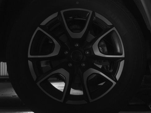 Used 2025 Jeep Compass Trailhawk image 15