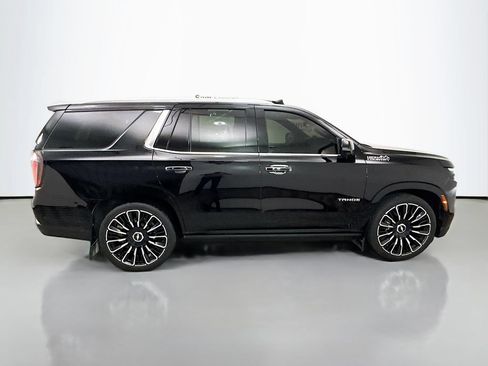 Used 2025 Chevrolet Tahoe High Country AWD/4WD image 9