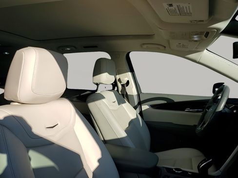 Used 2020 Cadillac XT6 Premium Luxury image 15