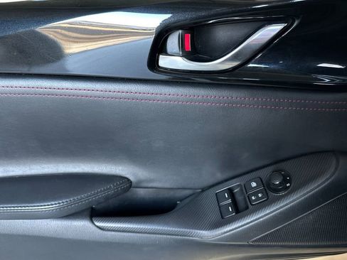 Used 2018 MAZDA MX-5 Miata RF Grand Touring image 11