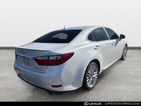 Used 2014 Lexus ES 350 w/ Luxury Package FWD image 3