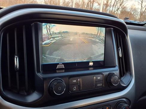 Used 2022 Chevrolet Colorado LT w/ LT Convenience Package image 7