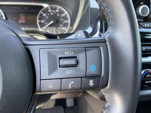 Used 2024 Nissan Pathfinder SV AWD/4WD image 15