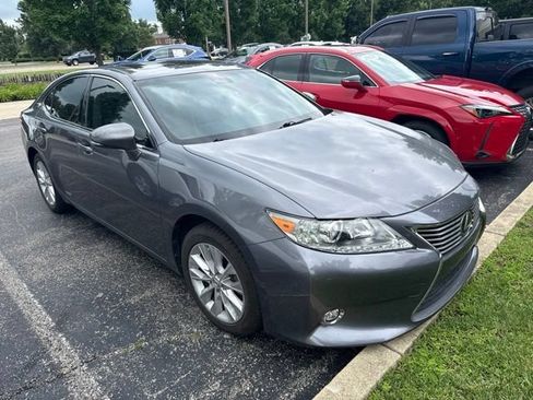 Used 2014 Lexus ES 300h w/ Luxury Package w/Bamboo Trim FWD image 2