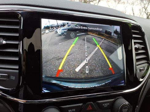 Used 2020 Jeep Grand Cherokee Altitude image 18