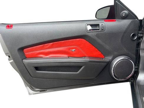 Used 2010 Ford Mustang GT Premium RWD image 12