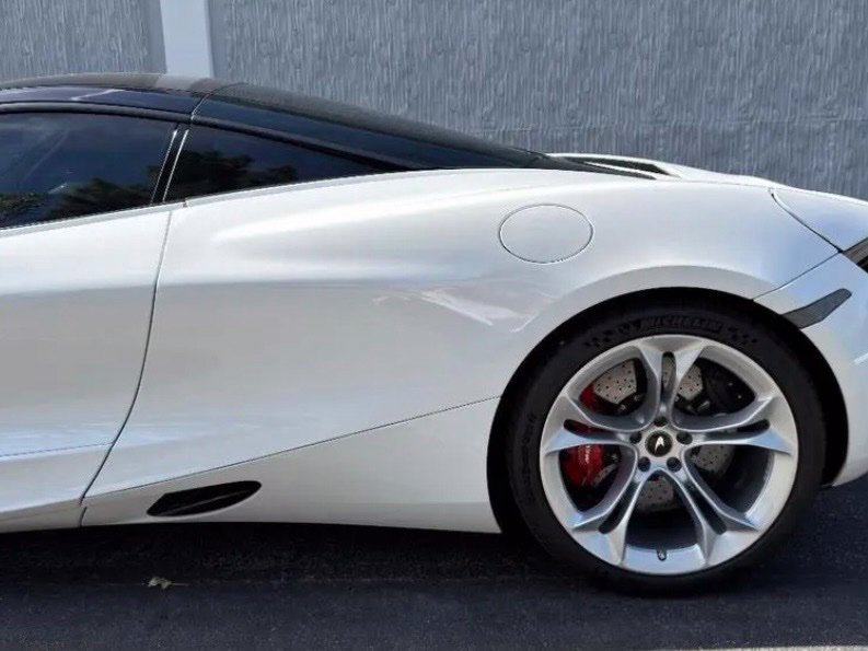 Used 2020 McLaren 720S Performance RWD image 17