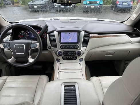 Used 2015 GMC Yukon Denali w/ Premium Package AWD/4WD image 8