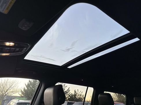 Used 2025 Jeep Wagoneer Series II image 24