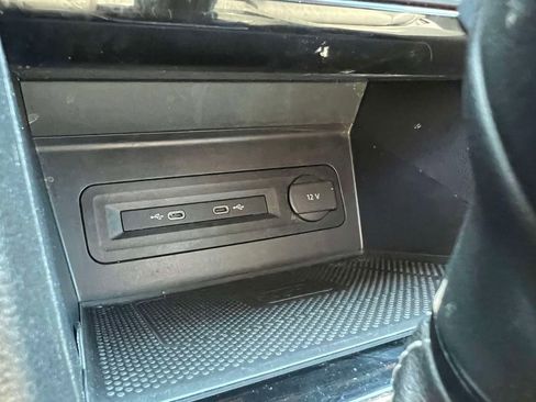 Used 2022 Volkswagen Atlas SEL AWD/4WD image 32
