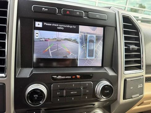 Used 2017 Ford F150 Lariat w/ Equipment Group 502A Luxury AWD/4WD image 16