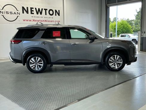 Used 2023 Nissan Pathfinder SL AWD/4WD image 30