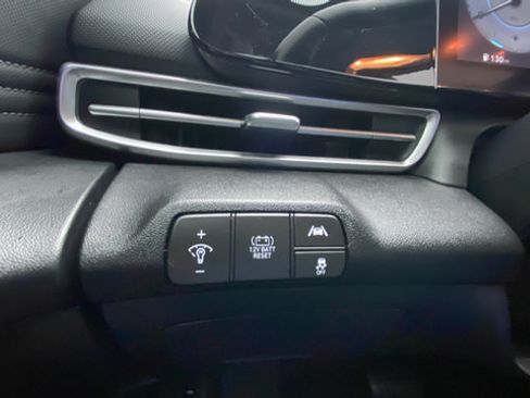 Used 2023 Hyundai Elantra Limited FWD image 20