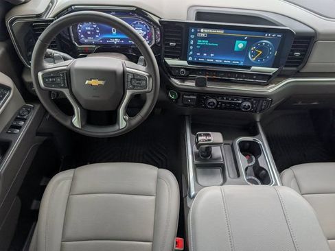 Used 2025 Chevrolet Silverado 1500 LTZ AWD/4WD image 6