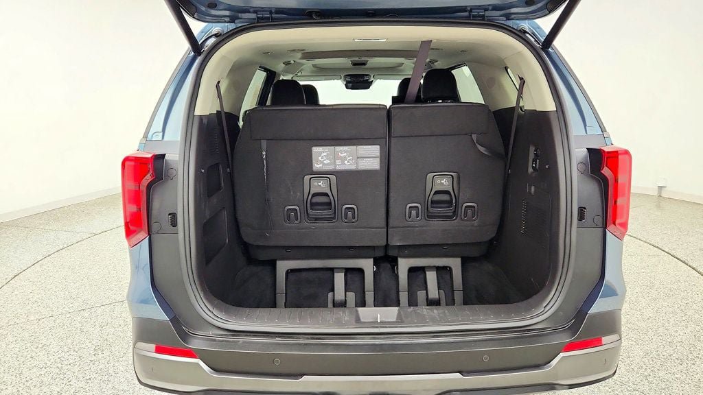Used 2025 Kia Carnival SX FWD image 25