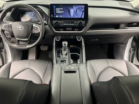 Used 2025 Toyota Grand Highlander AWD image 42