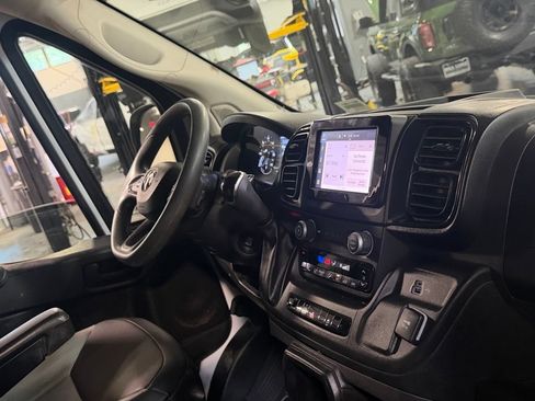 Used 2025 RAM ProMaster 2500 w/ Convenience Group FWD image 29