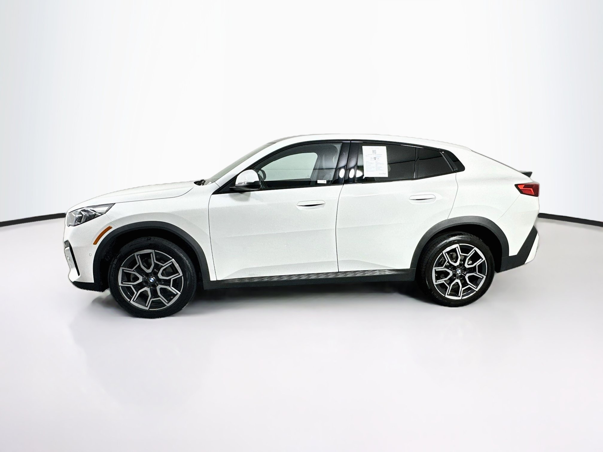 Used 2026 BMW X2 xDrive28i AWD/4WD image 4