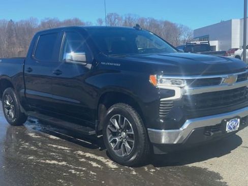 Used 2022 Chevrolet Silverado 1500 LT image 2