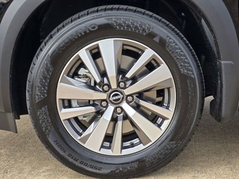 New 2025 Nissan Pathfinder SL image 11