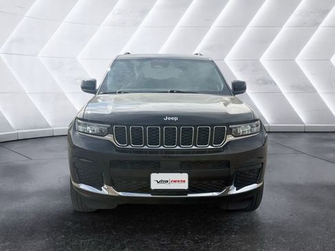 Used 2024 Jeep Grand Cherokee L Laredo image 2