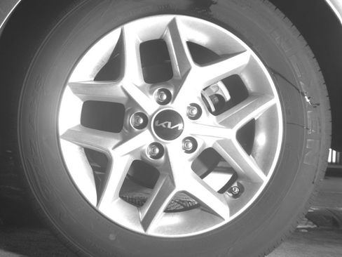 Used 2025 Kia Soul LX w/ LX Technology Package FWD image 21