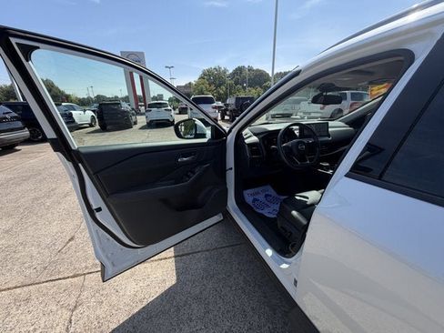 Used 2024 Nissan Rogue SL w/ SL Premium Package AWD/4WD image 16