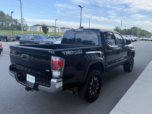 Used 2020 Toyota Tacoma TRD Off-Road AWD/4WD image 30