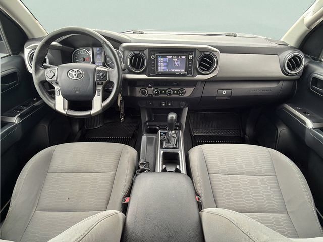 Used 2018 Toyota Tacoma SR5 AWD/4WD image 33