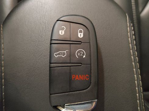 Used 2022 Jeep Renegade Limited AWD/4WD image 32