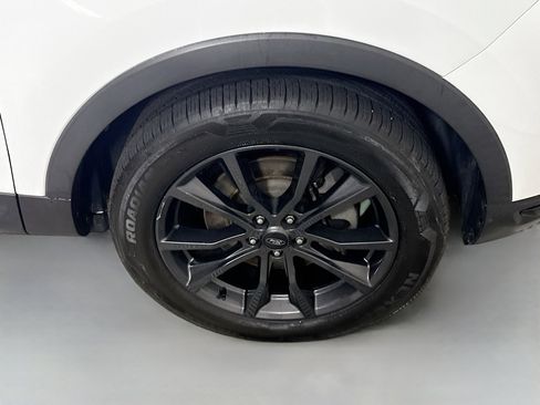 Used 2018 Ford Explorer XLT w/ Equipment Group 202A image 32