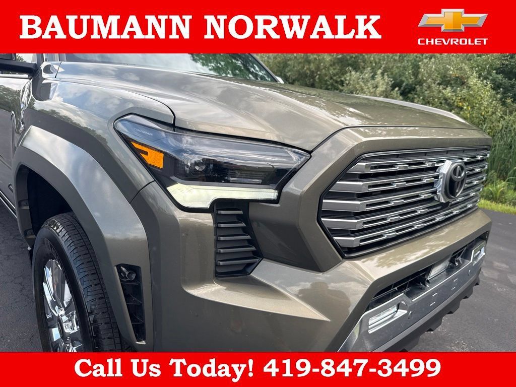 Used 2025 Toyota Tacoma Limited AWD/4WD image 23
