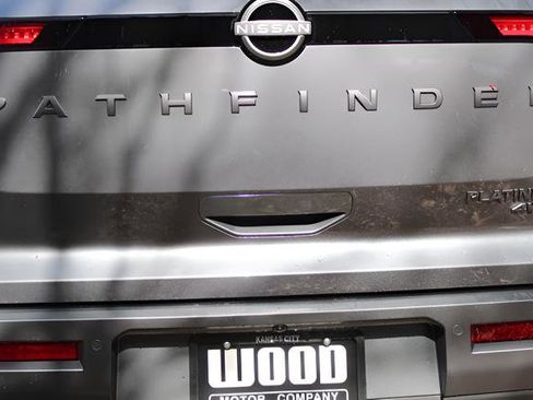 New 2026 Nissan Pathfinder Platinum AWD/4WD image 17
