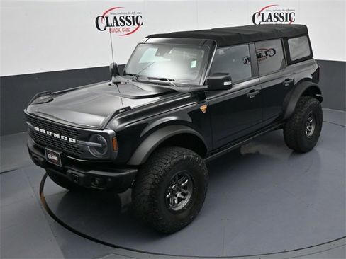 Used 2022 Ford Bronco Badlands image 19