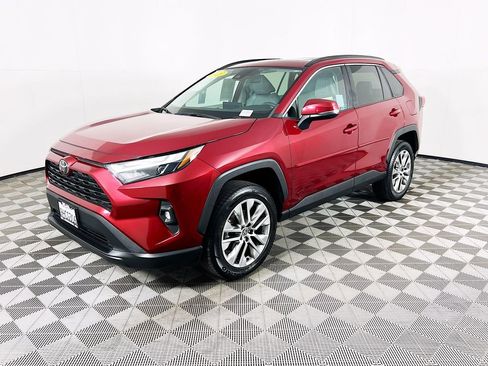 Used 2023 Toyota RAV4 XLE Premium image 3