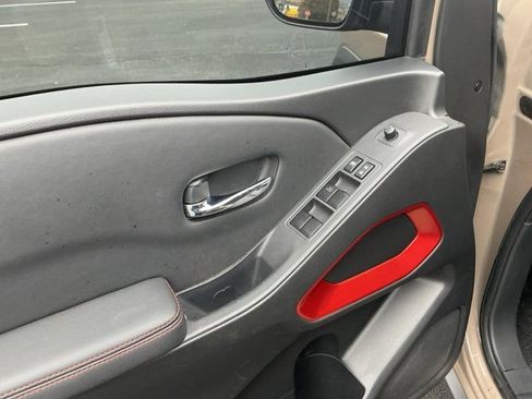 Used 2022 Nissan Frontier PRO-4X w/ Off-Road Protection Package image 10