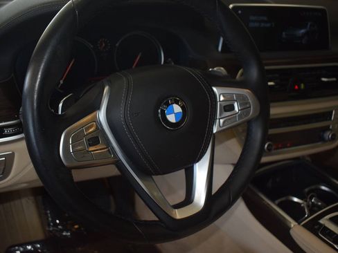 Used 2019 BMW 740i RWD image 27