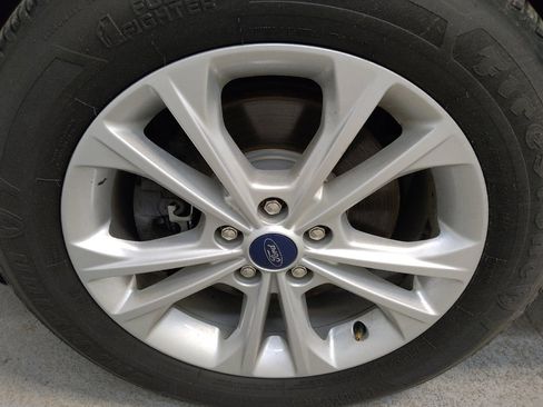 Used 2018 Ford Escape SE w/ Ford Safe & Smart Package AWD/4WD image 31
