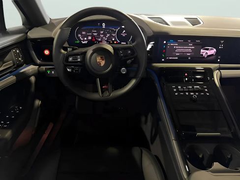 Used 2024 Porsche Panamera image 29