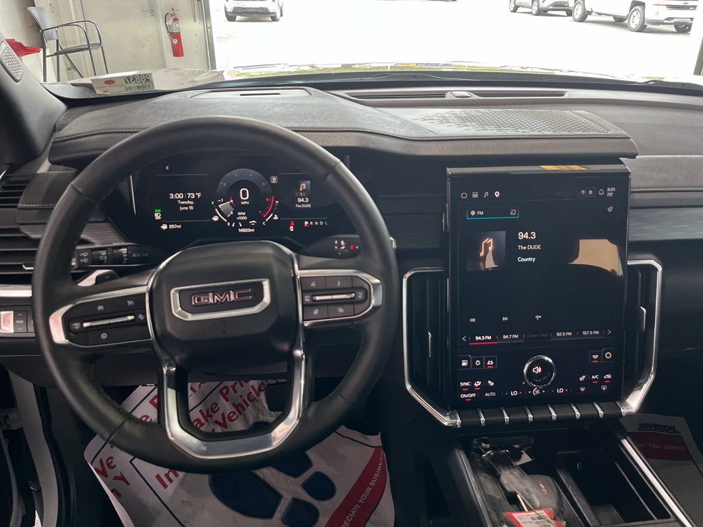 Used 2026 GMC Acadia Elevation w/ Elevation Premium Package FWD image 18