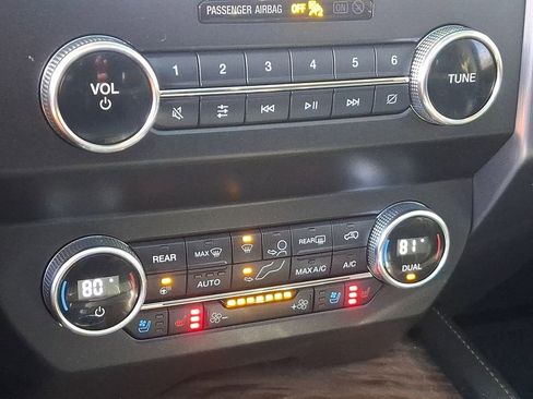 Used 2019 Ford Expedition Platinum image 15