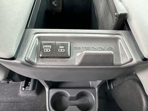 Certified 2023 Toyota Sienna XLE AWD/4WD image 24