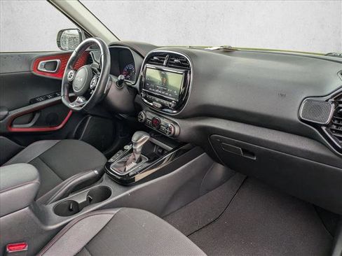 Used 2022 Kia Soul Turbo image 19